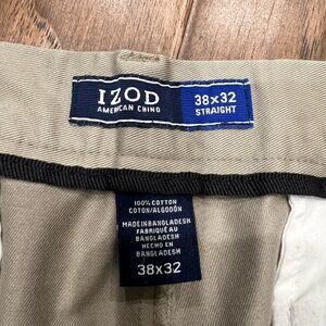 Men’s Izod American Chino pants. Size 38 x 32.